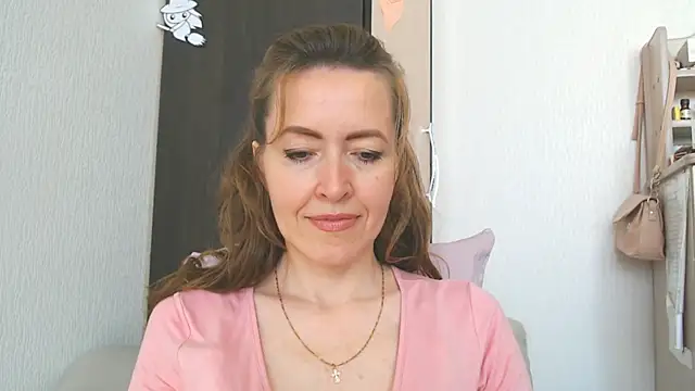 NicoleEunice87 Adlı Modelin Canlı XXX Sohbeti