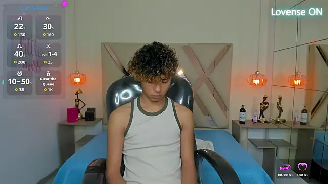 Anyelo_Twink Show in webcam