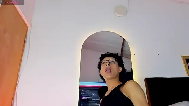Chat XXX Live lyan_77