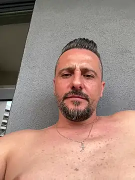 InsaneMattt live XXX chat