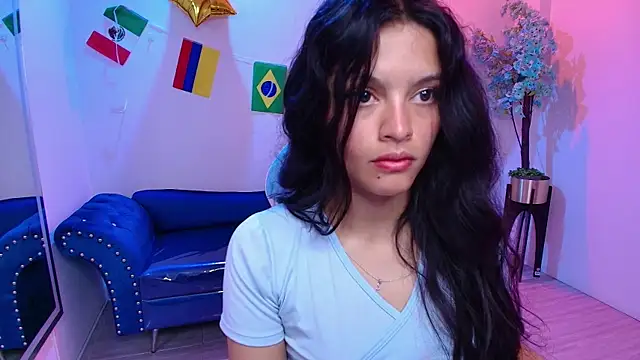Maddie_T18's Live XXX Chat
