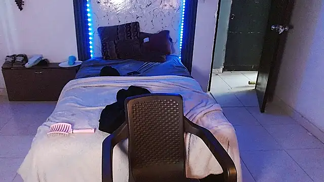 XXX chat uživo modela Mr_yisuzz