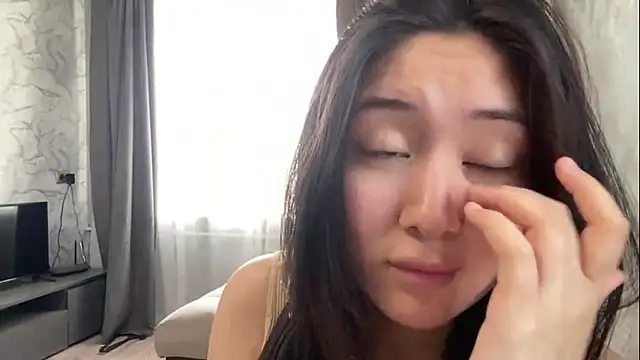 Chat +18 de YourMiIa ao vivo