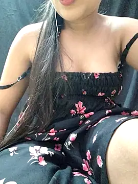 Roshni_98's Live XXX Chat