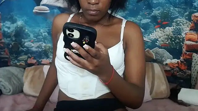 AfricanBarbiee69 Adlı Modelin Canlı XXX Sohbeti