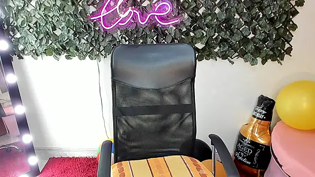 DestinyHills Live XXX-Chat