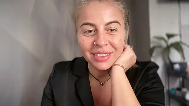 Lisorine: онлайн-секс-чат