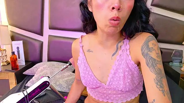 Chat XXX en directo de NicoleEsposito