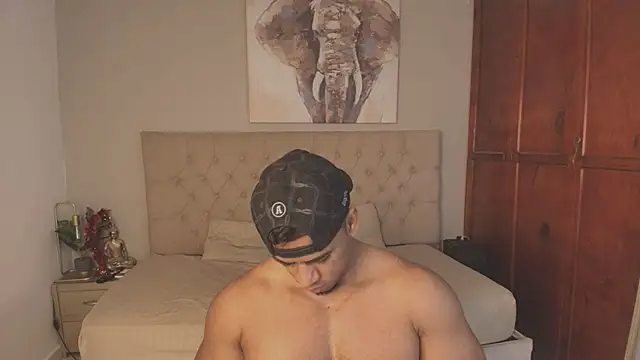 Trevor_vinc's Live XXX Chat