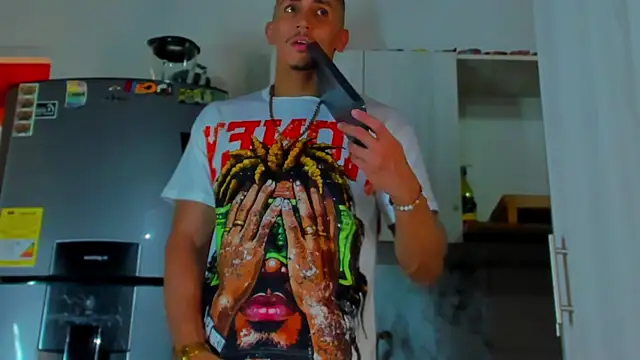 MikeRoss7777 라이브 XXX 채팅