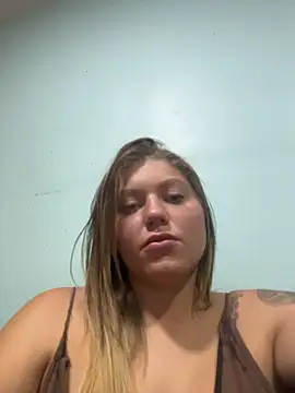צ'אט XXX בשידור חי של alaia_greyy