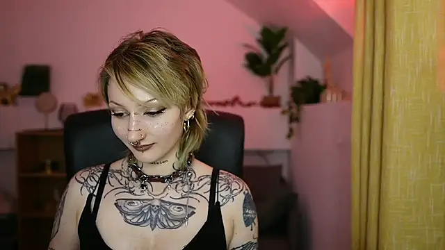 tattooedblondee18 live XXX chat
