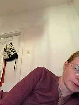 jannis1992 Adlı Modelin Canlı XXX Sohbeti