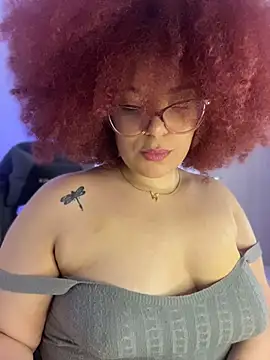 Chat +18 de Leyah__ ao vivo