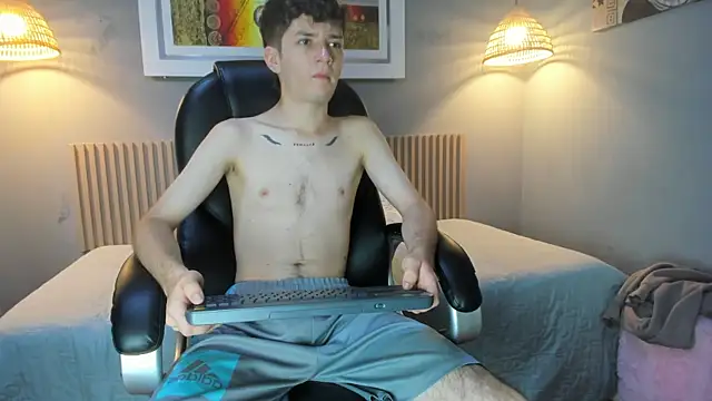 XXX chat uživo modela trevor_mob