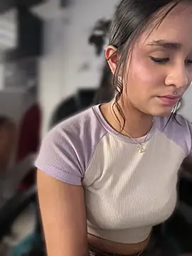 Isabella-Teen: απευθείας συνομιλία ΧΧΧ