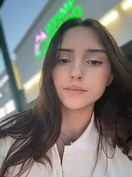 AnitaFly XXX чат на живо