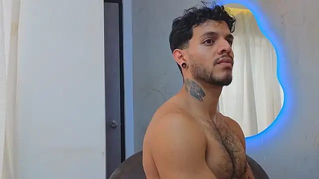 Chat +18 de JuanBlade ao vivo