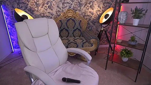Chat XXX en directo de LittleShyy