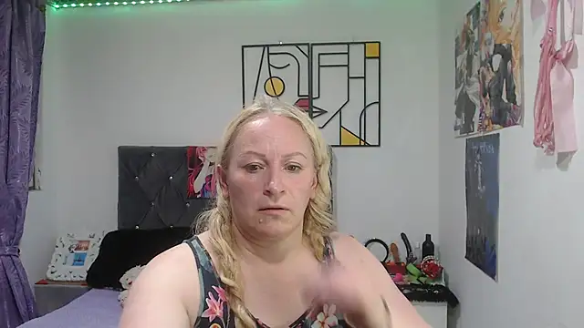 emperabigbootybigass Live XXX-Chat