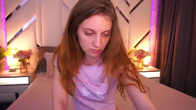 CuteeFoxy's Live XXX Chat