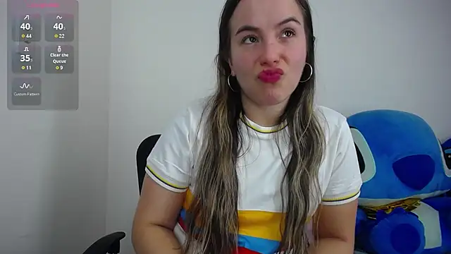 LauraSofia_Cam 现场XXX聊天