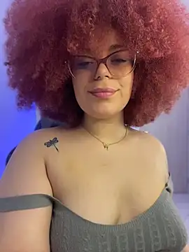 Chat XXX en directo de Leyah__