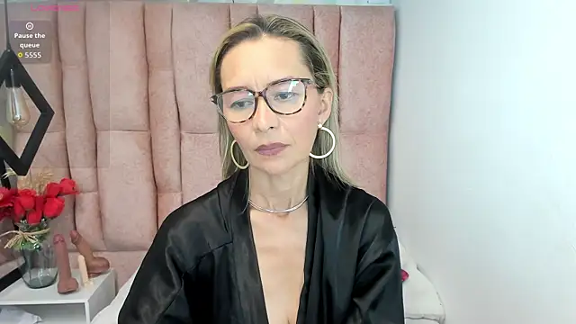 Issa_Milf__ Obrolan Langsung XXX