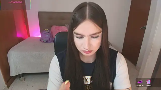 Miley_Baker XXX чат на живо
