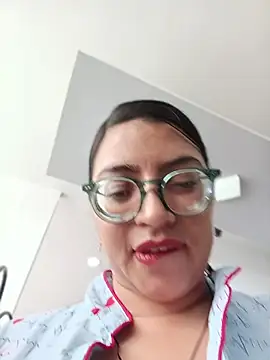 SOFI__10 Adlı Modelin Canlı XXX Sohbeti