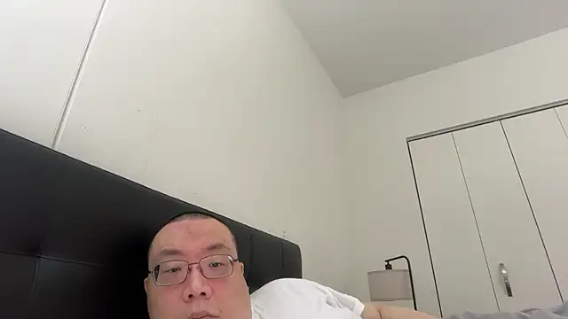 happynewyear111222: вебкам-шоу