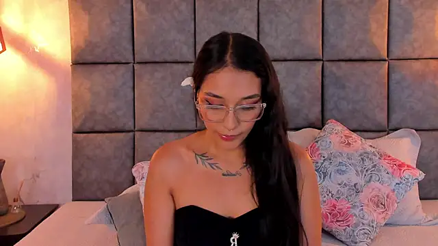 Roseaurora's Live XXX Chat