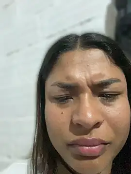 Czat XXX na żywo – Romie_rous