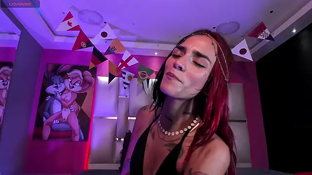 צ'אט XXX בשידור חי של RavynRouge1
