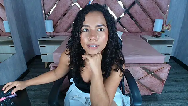 TamaraaHoney: онлайн-секс-чат