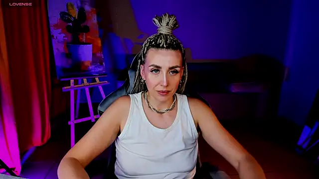 XXX chat uživo modela MonicaRiley