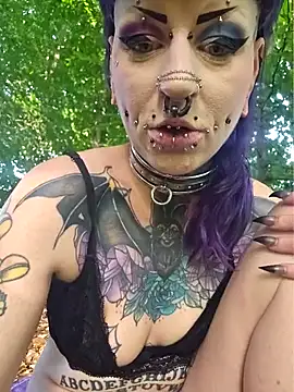 Purple_Coffin666: онлайн-секс-чат
