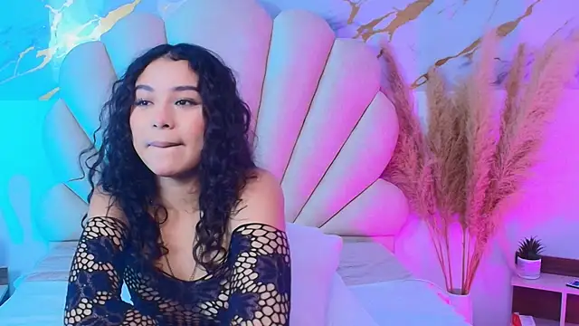 HemmaStarn Live XXX chat