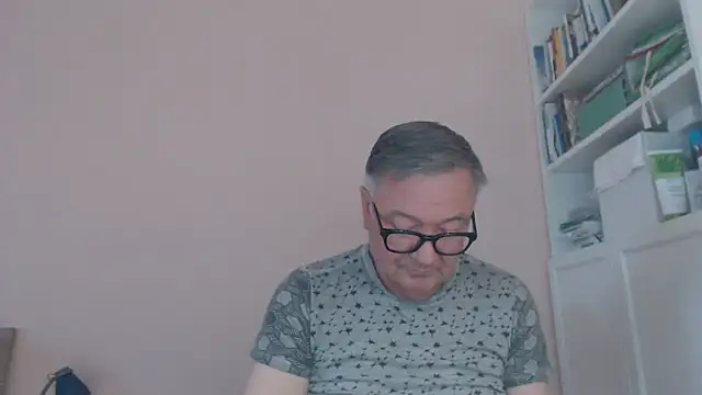 YOU6men Live XXX chat