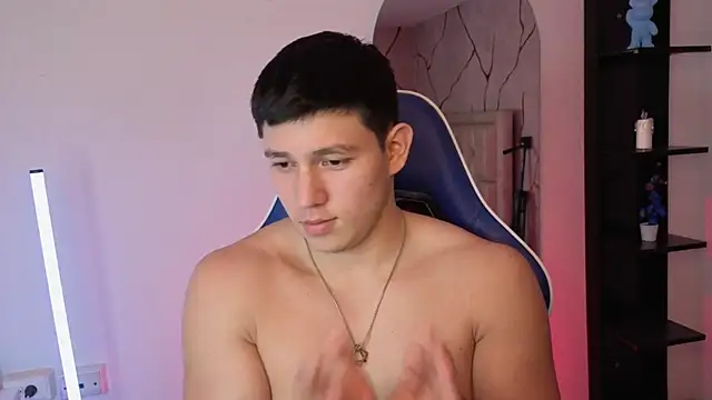 JamesCr_ live XXX chat