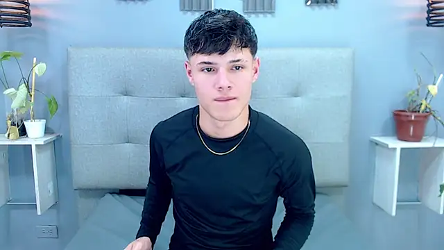 Kevin_Tupe Live XXX-Chat