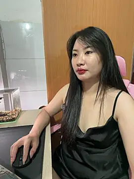 QuynhAnh99's Live XXX Chat