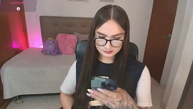 Chatroom XXX en direct de Miley_Baker