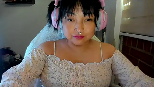 Chat +18 de Shaddycute_ ao vivo