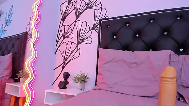 Sweet_Ariadna_'s Live XXX Chat