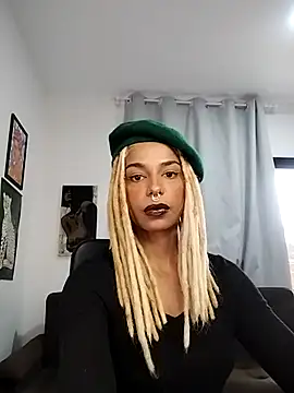 Živý XXX chat Helenoir
