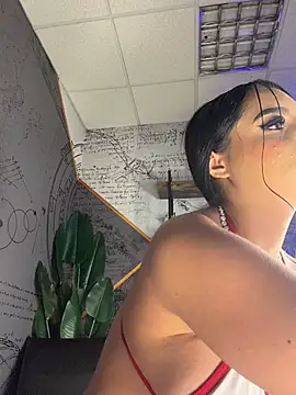 دردشة BustyAngelXXX الجنسية المباشرة