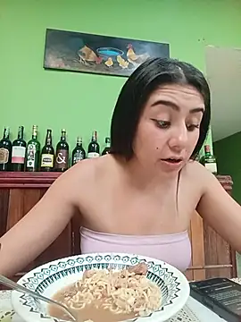 Chat +18 de CAROLINE__07 ao vivo