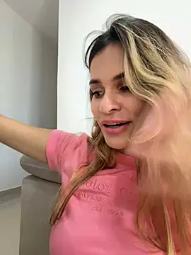 Chat XXX en directo de cuteluci_