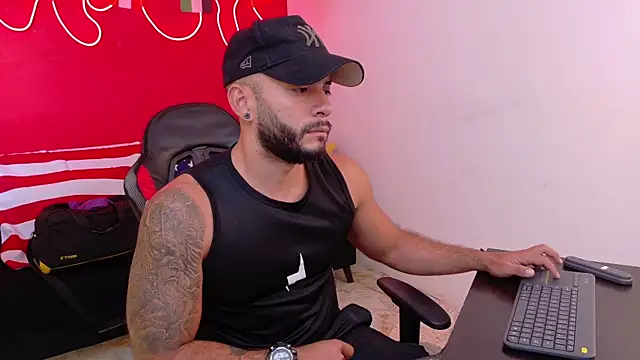Mike_savage3 Chat XXX in diretta